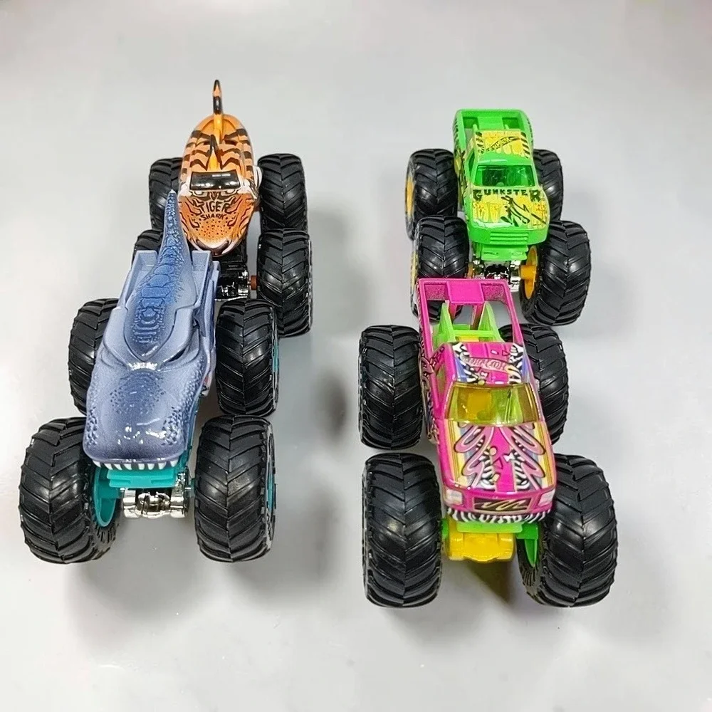 Hot Wheels high mega our